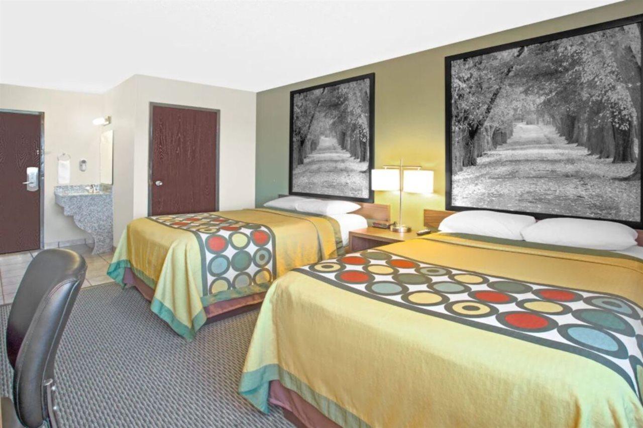 Hotel Super 8 By Wyndham Windsor/Madison North Zewnętrze zdjęcie
