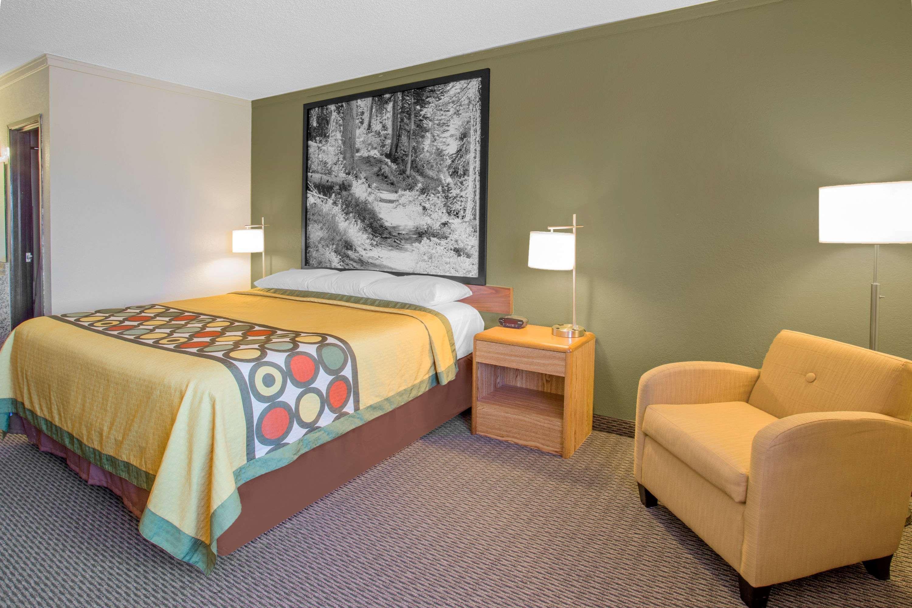 Hotel Super 8 By Wyndham Windsor/Madison North Zewnętrze zdjęcie