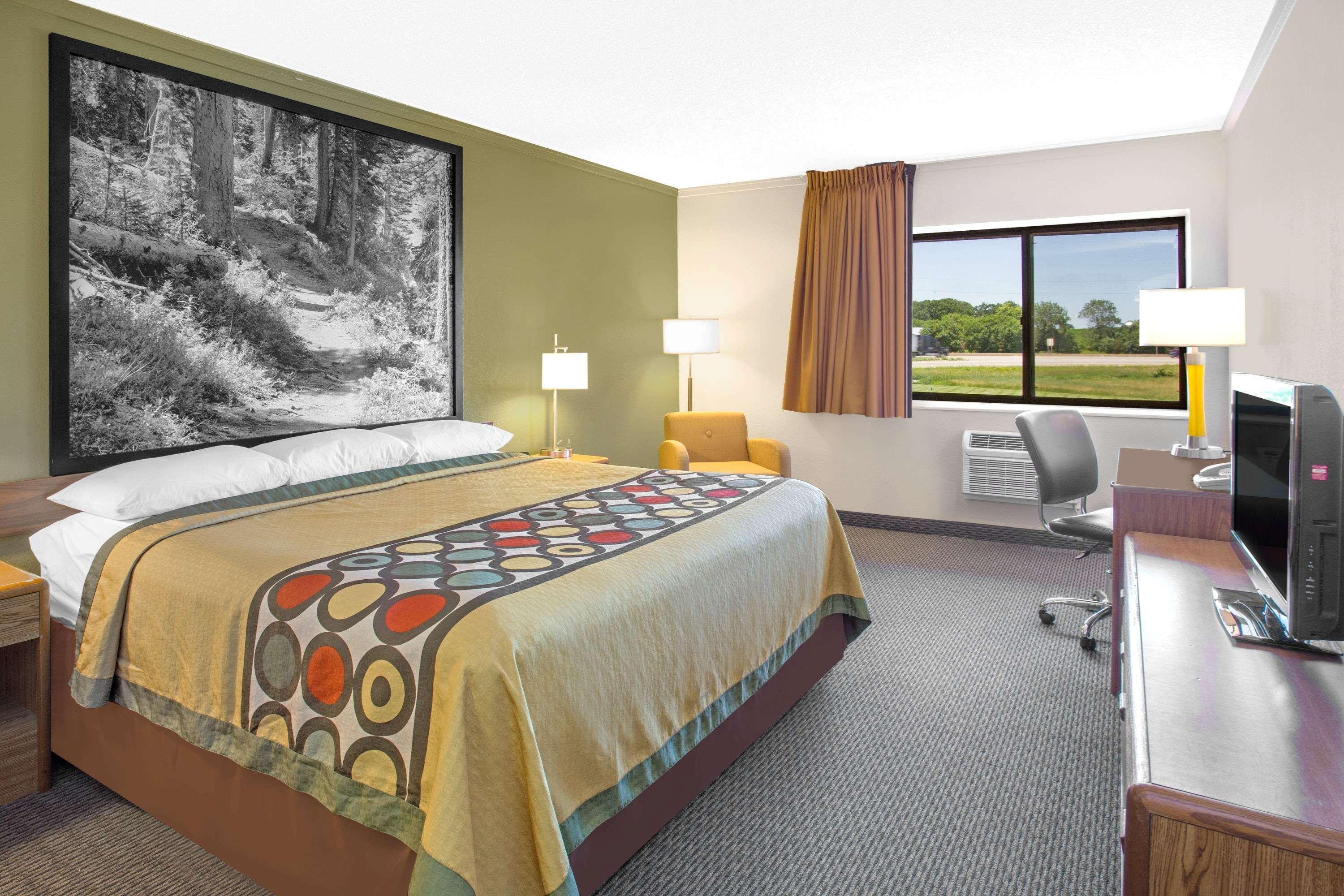 Hotel Super 8 By Wyndham Windsor/Madison North Zewnętrze zdjęcie